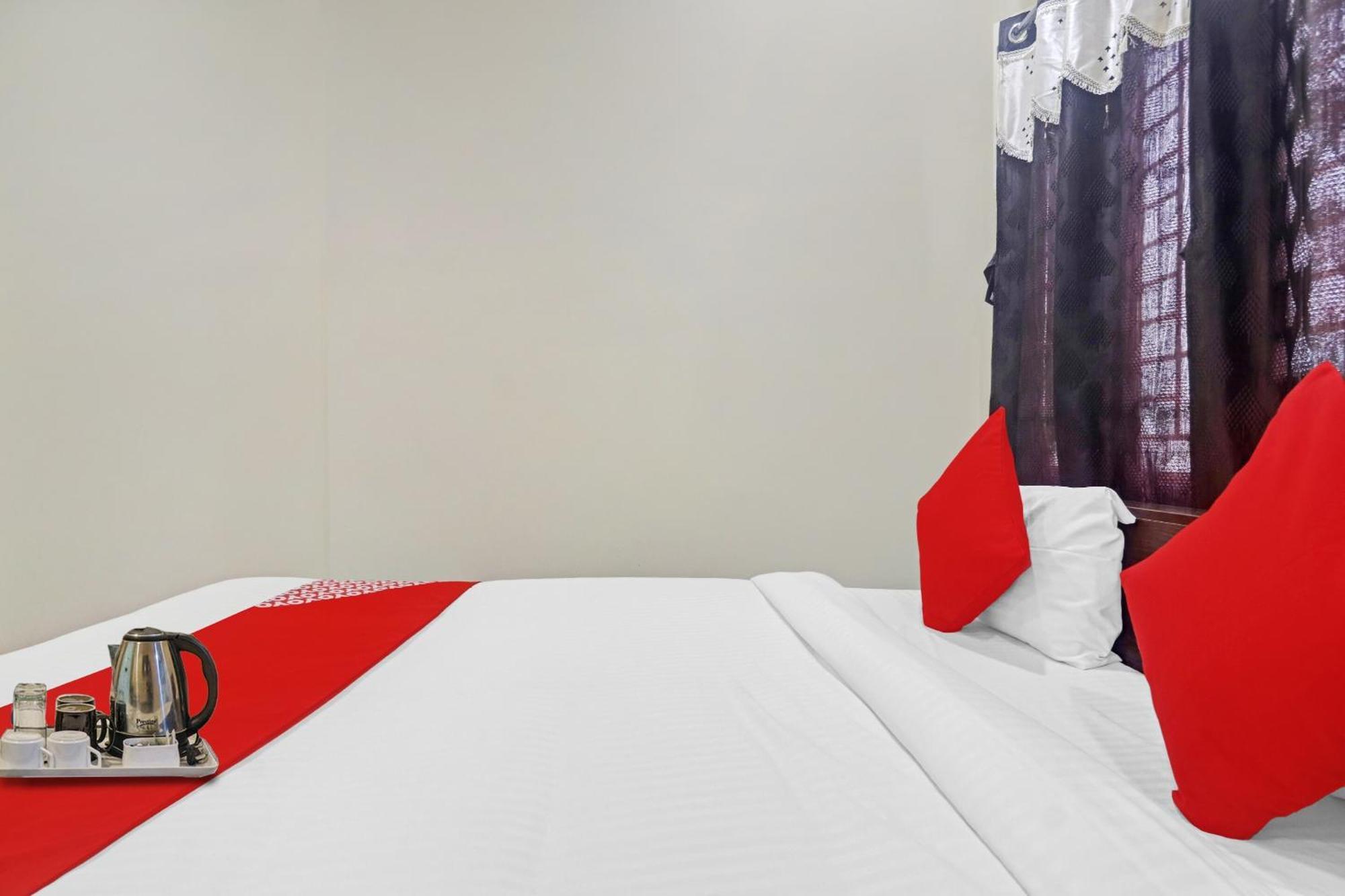 Hotel O Sri Navya Grand Near Nexus Хайдарабад Экстерьер фото