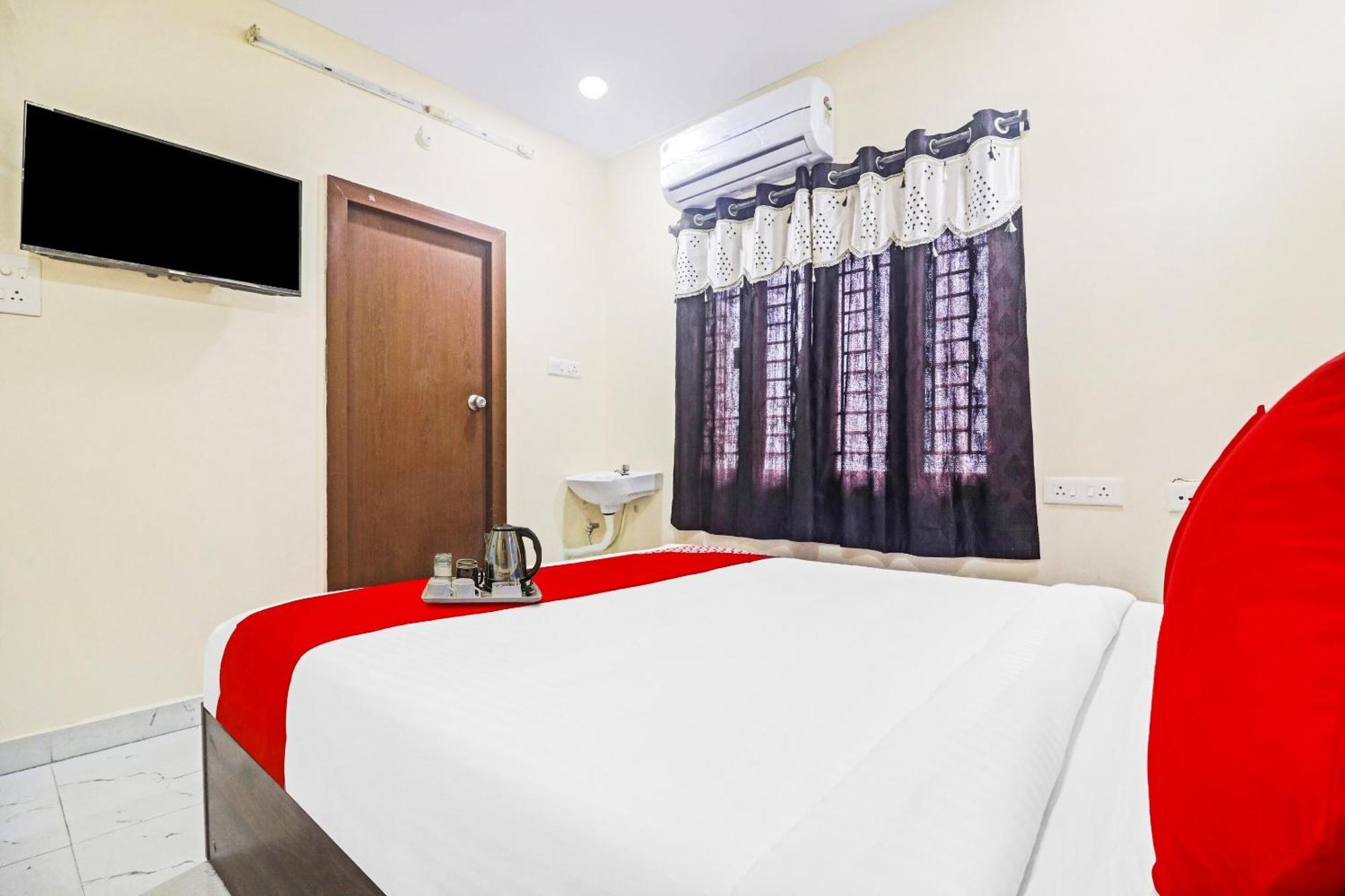 Hotel O Sri Navya Grand Near Nexus Хайдарабад Экстерьер фото